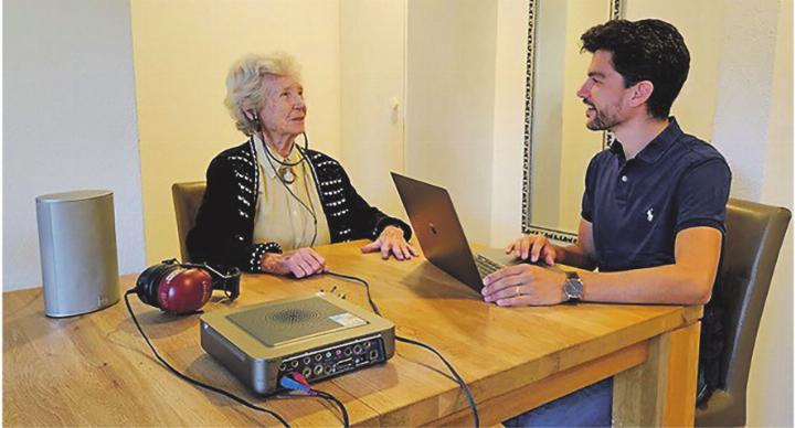 Bessere Lebensqualität dank optimaler Hörgeräteeinstellung. Bild: zVg