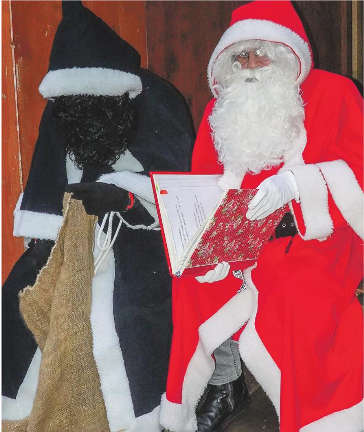 Im Buch des Samichlaus stand viel Gutes über die Kinder. Bild: Sabine Schönenberger