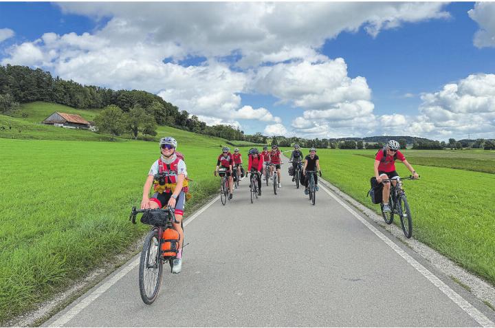 Die Elgger Turnerinnen auf der Heimfahrt. Bild: DTV Elgg