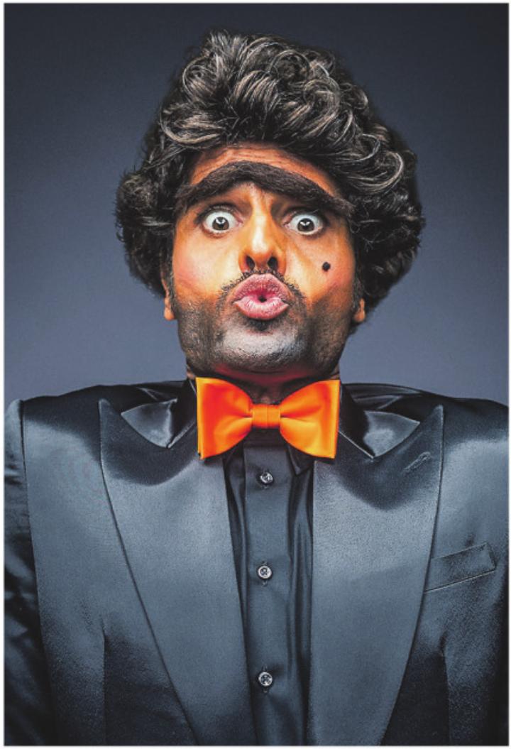 Müslüm auf der Bühne: Mit Helfetisch bringt der subversive Entertainer das Publikum zum Staunen Bild: zVg