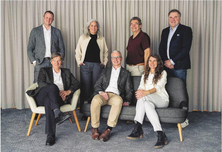 Philipp Lüscher, Wolfgang Rohner, Diana Tagliaferro-Schmid, Christian Huber, Roland Schmid, Natalie Schmid, Stefan Gritsch. Es fehlt: Gunther Lehner. Bild: zVg
