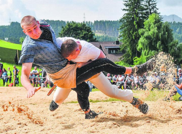 Für Niklas Frauenfelder (links) aus Hofstetten lief nach einem guten Start nicht optimal. Bild: zVg