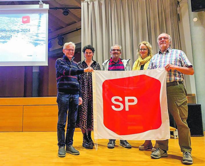 Vorstand SP Aadorf: Daniel Hegland, Vesna Calori, Toni Erni, Simone Arenz, Herbert Ruckstuhl (von links). Bild: zvg