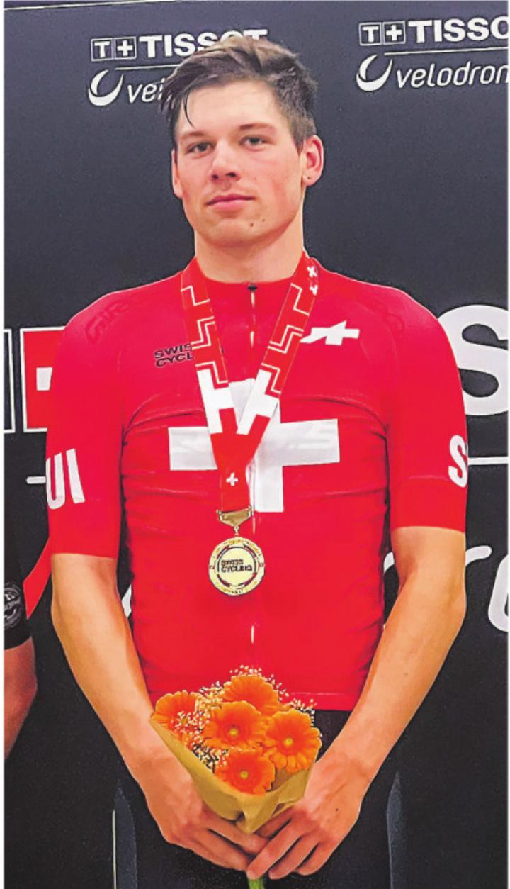 Alex Vogel krönt sich im Velodrom von Grenchen zum zweiten Mal zum Schweizer Meister.