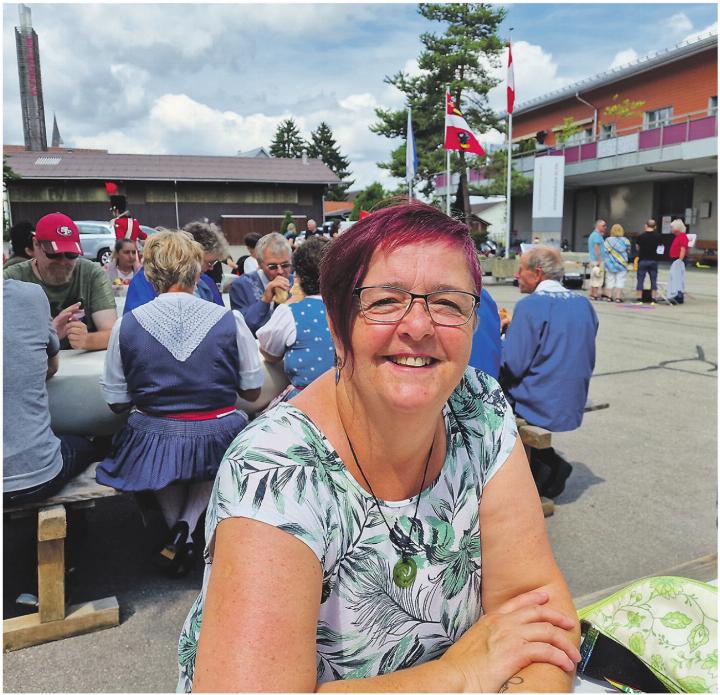 Neuzuzügerin Margrit Bosshard gefällt es in Elgg. Sie empfindet die Bevölkerung als offen und sympathisch. Bild: Stephanie Hugentobler