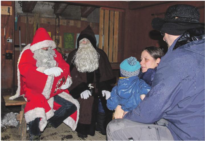 Die Eltern begleiteten ihre kleinen Kinder zum Samichlaus. Bild: Brigitte Kunz-Kägi