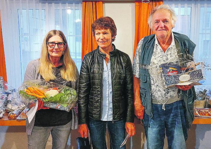Die Gewinner: Bea Stehle (3. Rang), Käthy Fickler (1. Rang) und Andi Mathis (2. Rang), von links. Bild: zVg