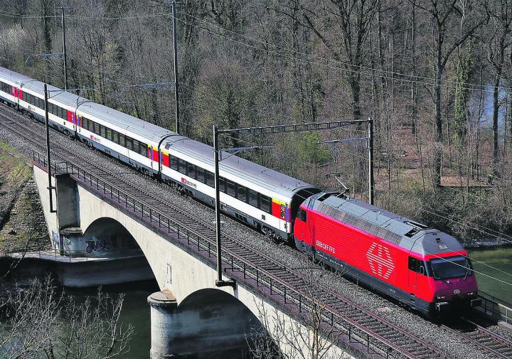 An Auffahrt und Pfingsten setzt die SBB 40 Extrazüge für staufreies Reisen zwischen Deutschschweiz und Tessin ein. Bild: pixabay.com