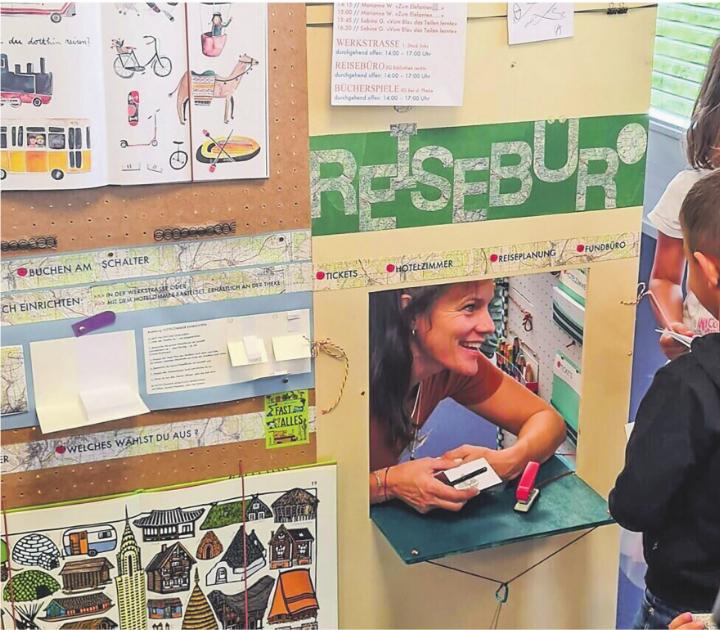 Die Leseanimatorin Marianne Wäspe lässt Kinder die Welt der Verse und Lieder entdecken. Bild: leseanimation.ch