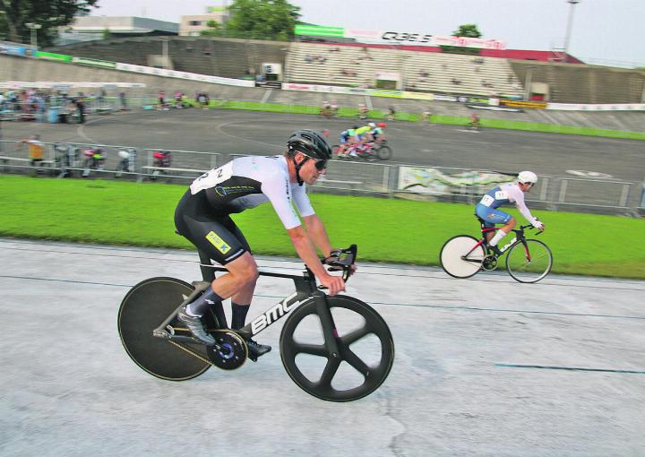 Der Wittenwiler Alex Vogel gewann auf der Rennbahn in Oerlikon sämtliche Elite-Rennen. Bild: zVg