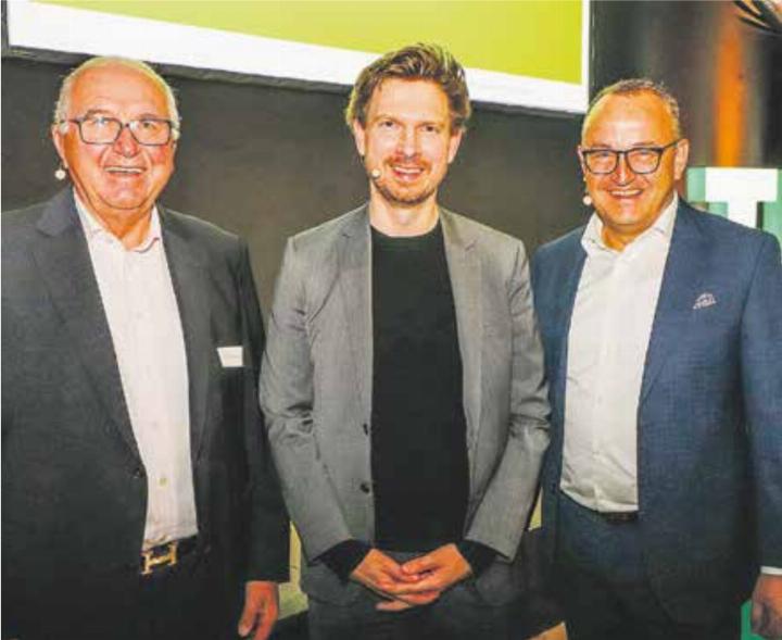 Gerald Girrbach, CEO Kunststoff-Packungen AG, Christian Busch, Bestsellerautor und Business-Professor, Remo Lobsiger, Mitglied der TKB-Geschäftsleitung (von links). Bild: zvg