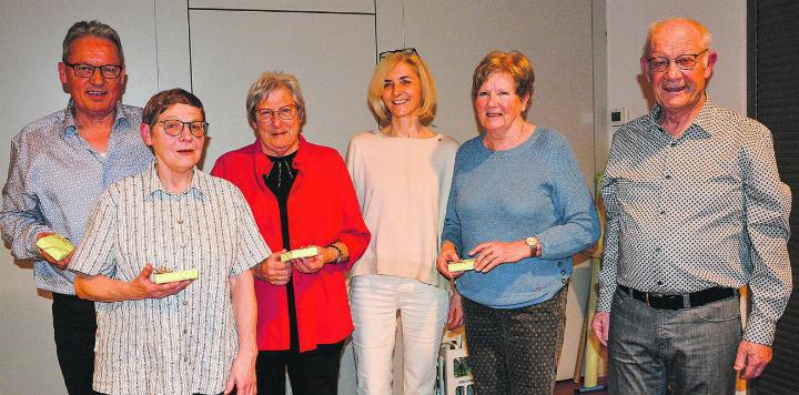 Von links nach rechts: Alfons Eisenring, Marie-Louise Höpli, Rosmarie Künzler, Hildi Huber, Vreni Tanner, Martin Frei. Bild: zVg
