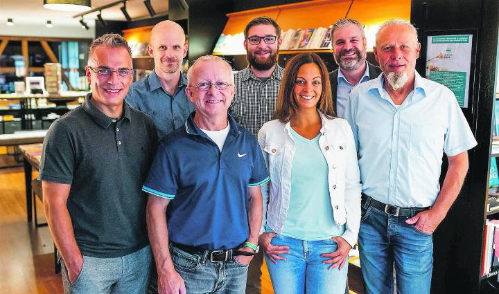 Der Verwaltungsrat (v.l.): Matthias Schmidt, Andri Rostetter, Präsident Peter Bühler, Jérôme Gmür, Nadja Columpsi, Patrick Neuenschwander, Vizepräsident Paul Lüthi.