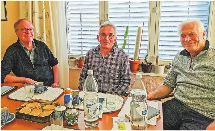 (v.l.n.r.) Hans-Peter Spahni, Kurt Müller und Ernst Bühler bilden die Männerlesegruppe Elgg. Bild: Sarah Stutte (v.l.n.r.) Hans-Peter Spahni, Kurt Müller und Ernst Bühler bilden die Männerlesegruppe Elgg. Bild: Sarah Stutte
