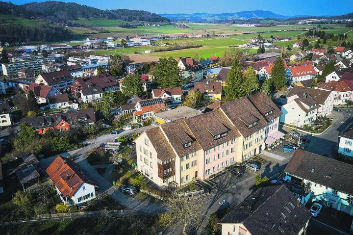 Luftaufnahme des Pflegezentrums Eulachtal in Elgg. Bild: Dominik Reichen