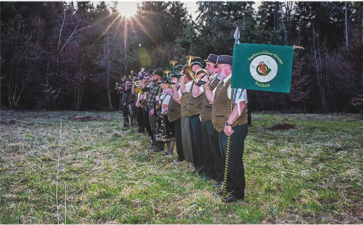 Seit 1976 pflegt die Gruppe das jagdliche Brauchtum, die Liebe zur Natur und die musikalische Gemeinschaft.