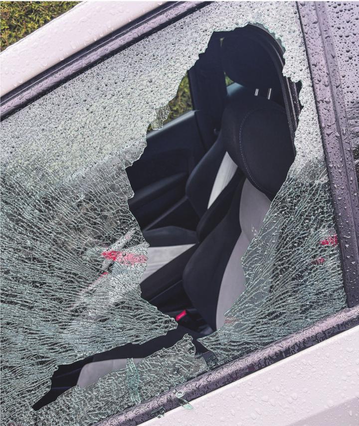 Anstelle von Diebstählen aus unverschlossenen Fahrzeugen kam es 2025 vermehrt zu Einbruchdiebstählen in Fahrzeuge. Bild: KAPO Thurgau Anstelle von Diebstählen aus unverschlossenen Fahrzeugen kam es 2025 vermehrt zu Einbruchdiebstählen in Fahrzeuge. Bild: KAPO Thurgau