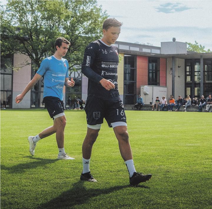 Leon Heitz (v.) und Mathis Barth (h.) von Elgg-Ettenhausen 1. Bild: Elias Beck/Swiss Faustball