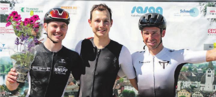 Matthias Studer gewann das Radrennen souverän im Sprint. Bild: zvg