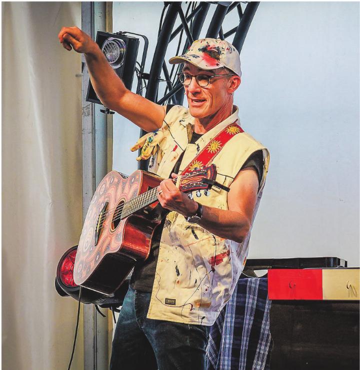 Andrew Bond während eines Auftritts. Bild: Nathalie von Arx Andrew Bond während eines Auftritts. Bild: Nathalie von Arx