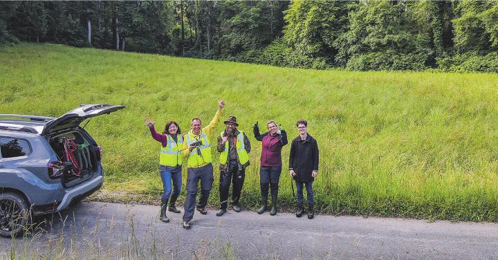 Bruno Holliger (zweiter von links) und Team nach einer langen Nacht im Einsatz. Bild: Bruno Holliger