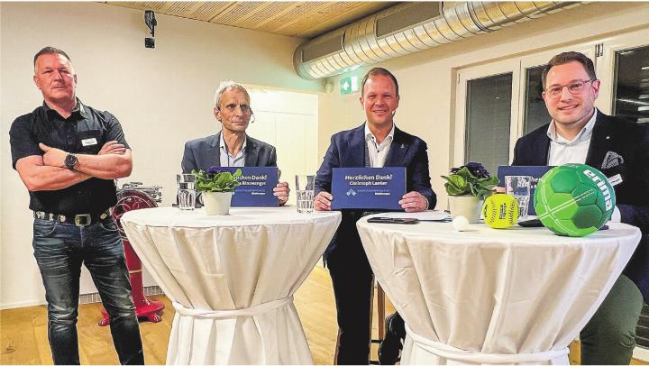Stefan Reisp, Inhaber Heim AG (v.l.), Wirtschaftsprofessor Mathias Binswanger, Moderator Christoph Lanter und Jérôme Müggler, Direktor Industrie- und Handelskammer Thurgau.
