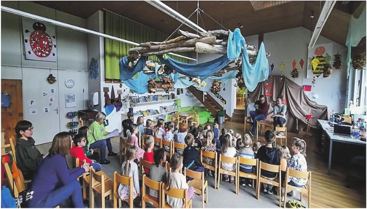Die Kinder genossen die lockere Atmosphäre der Vorweihnachtszeit im Kindergarten Wittenwil. Bild: zVg