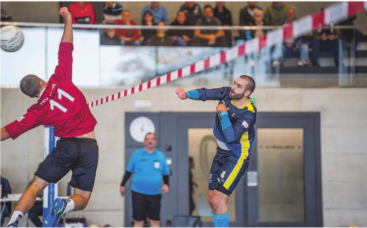 Diepoldsau mit Rückkehrer Lukas Lässer im Angriff führen die Tabelle der NLA nach der ersten Doppelrunde an. Bild: Jessica Matuh / Swiss Faustball