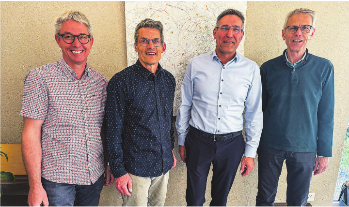 Die wiedergewählten Vorstandsmitglieder (v.l.): Mathias Rickenbach, Präsident Christian Stricker und Joe Brägger. Martin Segmüller (Dritter von links) tritt zurück und für ihn wird eine Nachfolge gesucht.