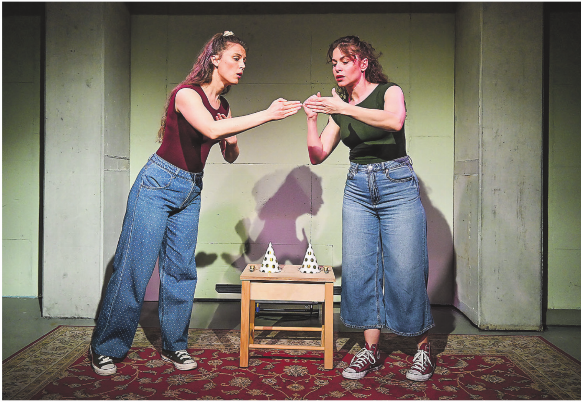 Das Duo Dua mit «Entspannen Sie sich!» - Das Bild wird blockiert. – Möglicherweise durch einen aktiven Adblocker.