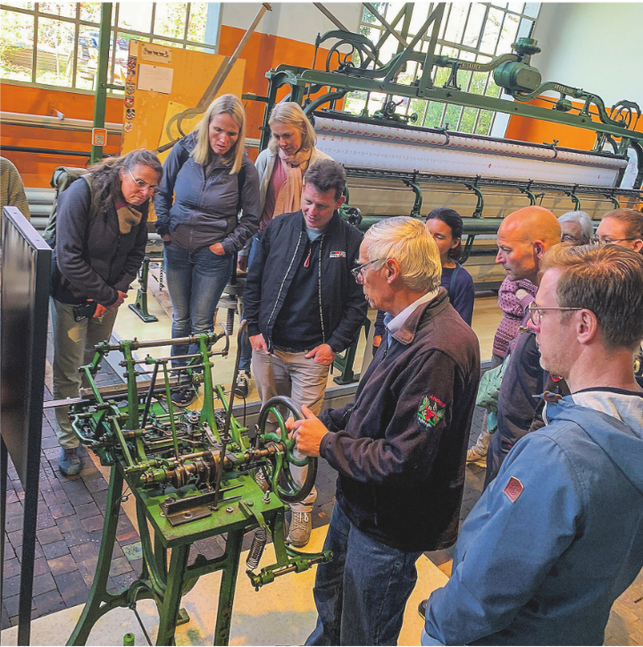 Das Lehrerteam der Sek Elgg im Saurermuseum in Arbon.