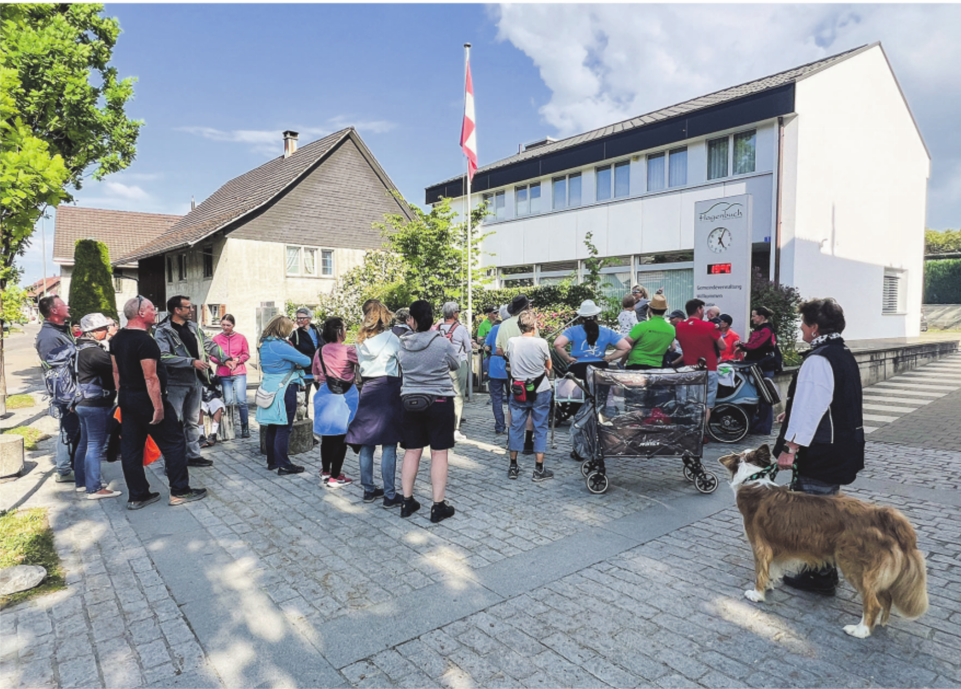 Ein Dorf gemeinsam unterwegs - Das Bild wird blockiert. – Möglicherweise durch einen aktiven Adblocker.