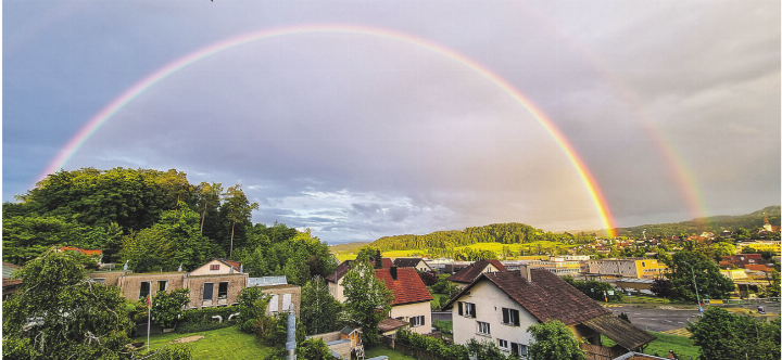 Ein doppelter Regenbogen zeigte sich über Elgg und sorgte für einen besonderen Himmelsmoment. Leserbild: Vanessa Sacchet, Elgg