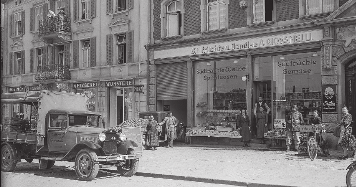 Laden der Familie Giovanelli an der Rheinstrasse in Frauenfeld, 1934. Stadtarchiv Frauenfeld. Bild: zVg