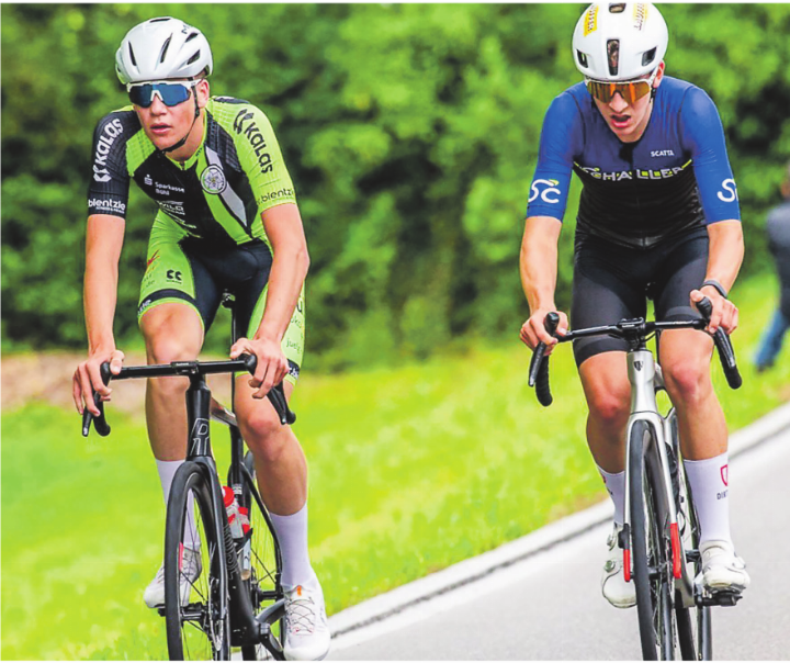 Tim Scheuring (rechts) belegte an den Radsporttagen in Gippingen den zweiten Rang. Bild: zVg