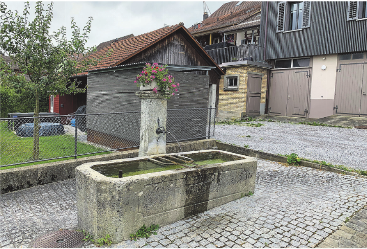 Rund um den Hegnauerbrunnen entsteht ein neuer Treffpunkt für die Bevölkerung. Archivbild: EAZ