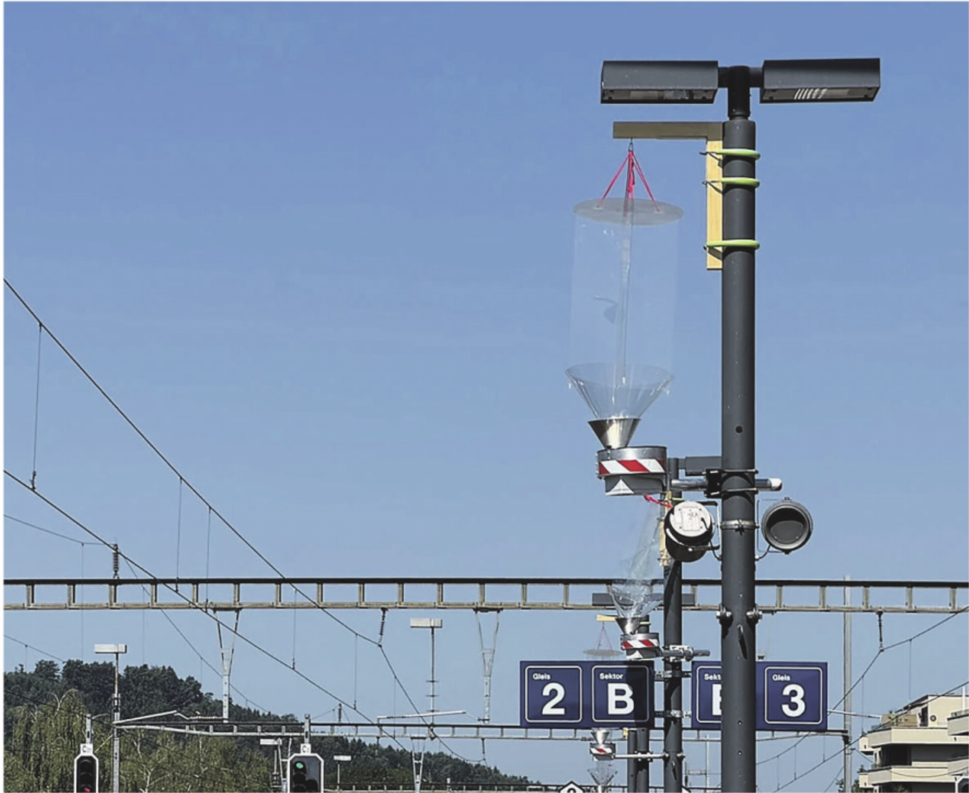 Deshalb hängen diese Dinger derzeit an SBB-Bahnhöfen - Das Bild wird blockiert. – Möglicherweise durch einen aktiven Adblocker.