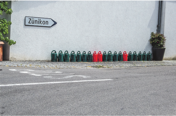 Warten auf den Wassertankwagen in Gündlikon. Leserbild: Hans-Peter Stadelmann, Aadorf