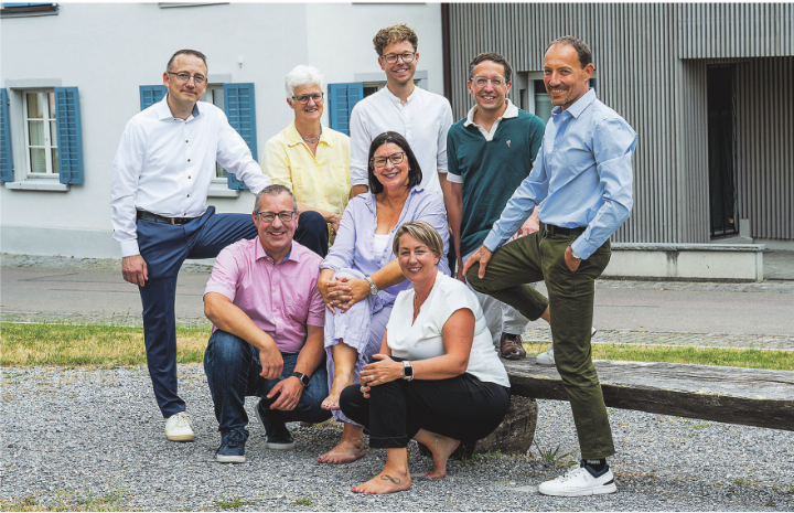 Hinten von links nach rechts: René Schnyder, Ruth Büchi-Vögeli, Marcel Aeschlimann (Gemeindeschreiber), Thomas Heierli, Roger Gerber. Vorne von links nach rechts: Daniel Hungerbühler, Stephanie Hugentobler, Mirjam Lehmann. Bild: zVg