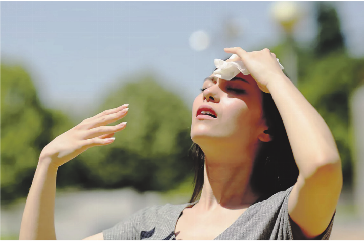 Die Sommerhitze kann den Kreislauf belasten – Vorbeugung ist besonders wichtig. Bild: istockphoto.com Die Sommerhitze kann den Kreislauf belasten – Vorbeugung ist besonders wichtig. Bild: istockphoto.com