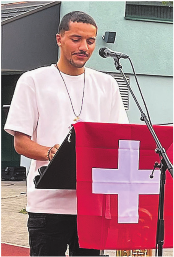 Festredner Yannick Mwambodze betonte die Werte der Menschen.