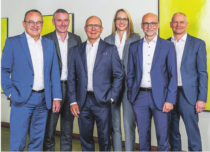 Die Mitglieder der TKB-Geschäftsleitung (von links): Remo Lobsiger, Marcel Stauch, Thomas Koller (Vorsitzender), Francesca Keller, Hanspeter Hutter, Tobias Hilpert. Bild: zVg