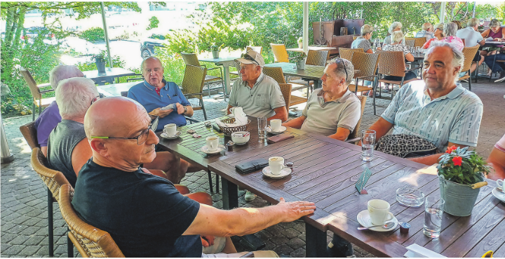 Am Stammtisch im «Heidelberg» in Aadorf wird über «Gott und die Welt» gesprochen. Bild: Kurt Lichtensteiger