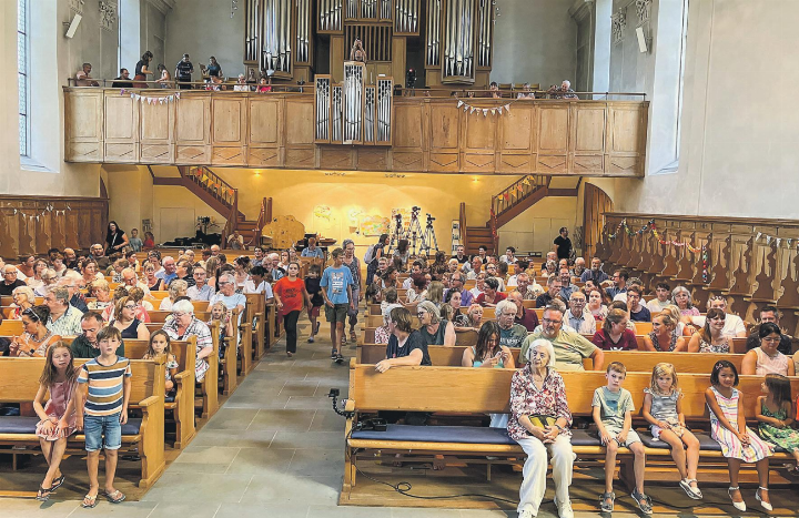 Die reformierte Kirche Elgg füllte sich während des ökumenischen Musical-Tageslagers mit 50 Kindern und zahlreichen Zuschauern. Bilder: zVg