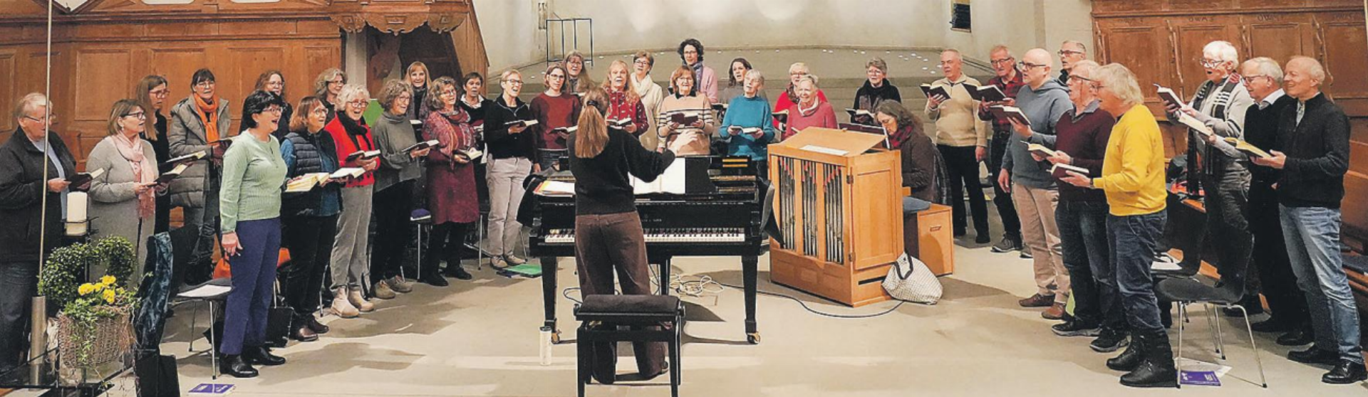 Der Kirchenchor singt im Bettags-Gottesdienst - Das Bild wird blockiert. – Möglicherweise durch einen aktiven Adblocker.