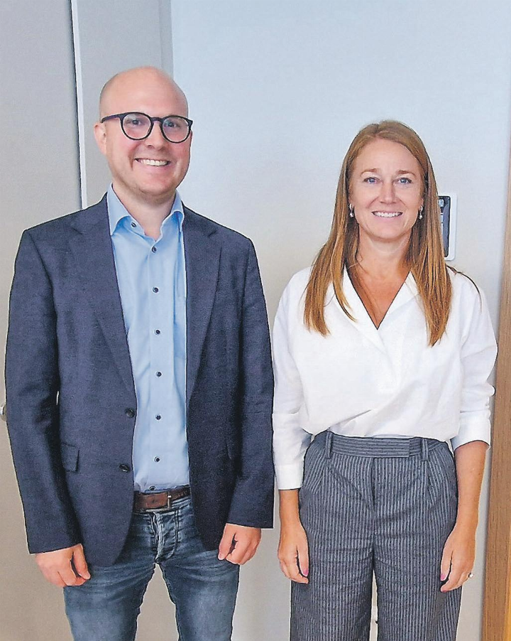Maria Brühwiler, Präsidentin des AGV Südthurgau, und Rechtsanwalt Gian-Andrea Schmid nach dem Referat. Bild: Emanuela Manzari
