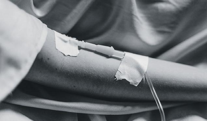 Mit der Änderung des Patienten- und des Gesundheitsgesetzes soll die Duldungspflicht von assistiertem Suizid ausgeweitet werden. Bild: Themenbild pexels/tima miroshnichenko