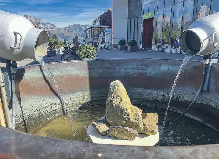 Origineller Brunnen auf dem Tannenboden in den Flumserbergen. Leserbild: Irene Hess, Aadorf Origineller Brunnen auf dem Tannenboden in den Flumserbergen. Leserbild: Irene Hess, Aadorf