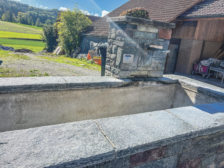 Abgestellter Brunnen in Oberschneit (Hagenbuch). Abgestellter Brunnen in Oberschneit (Hagenbuch).